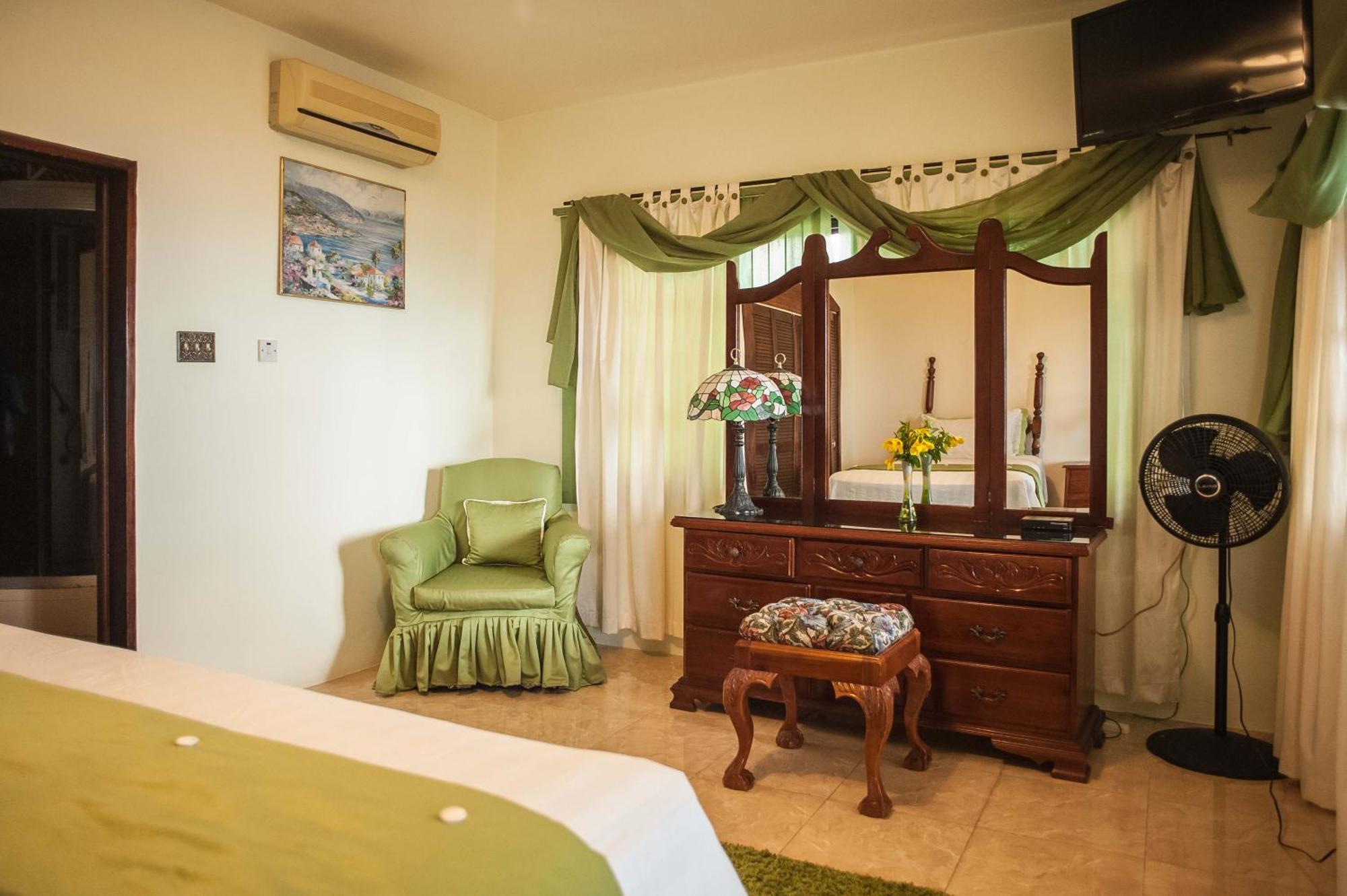 Clarridge View Guesthouse Montego Bay Dış mekan fotoğraf