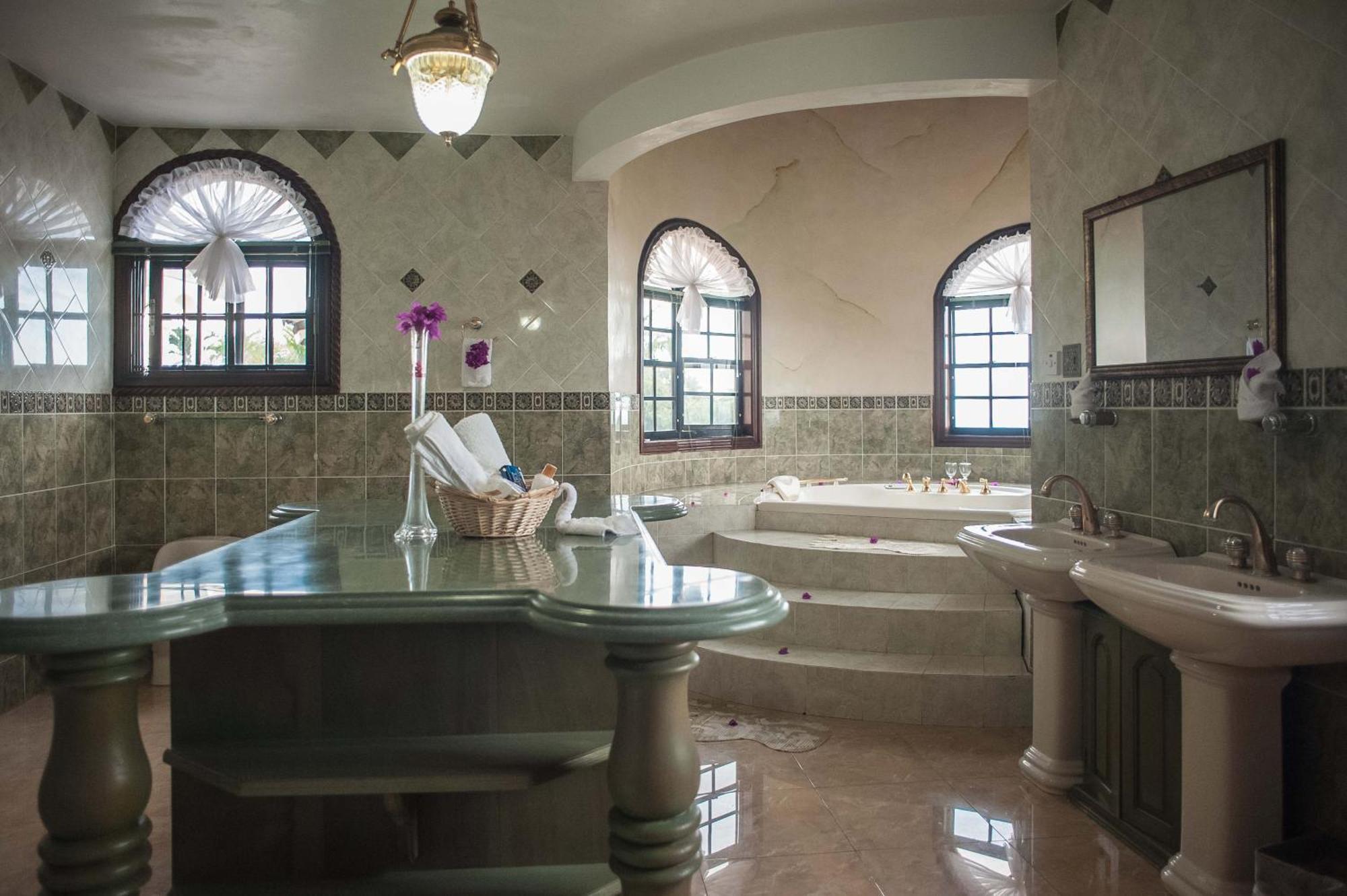 Clarridge View Guesthouse Montego Bay Dış mekan fotoğraf