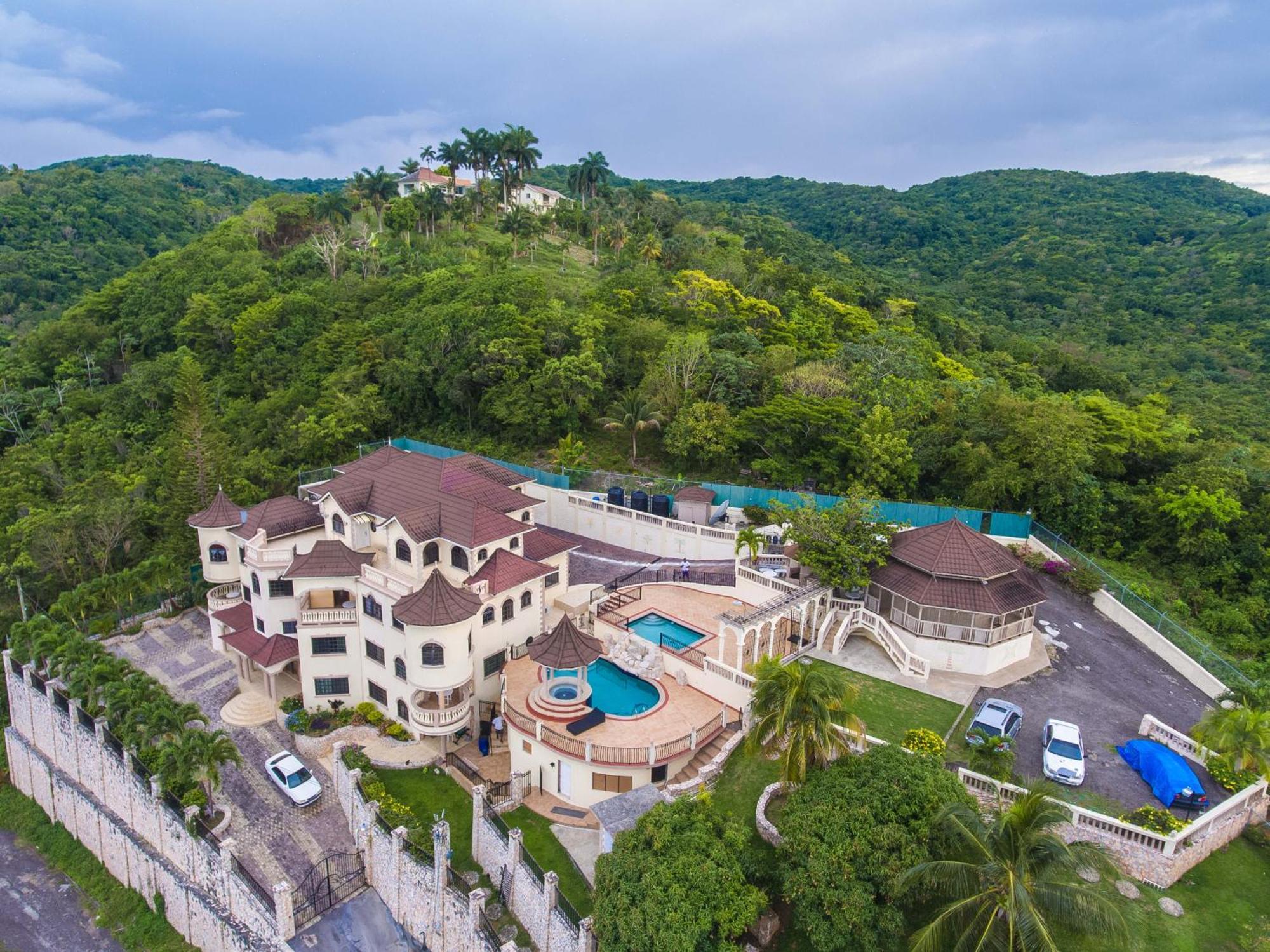 Clarridge View Guesthouse Montego Bay Dış mekan fotoğraf